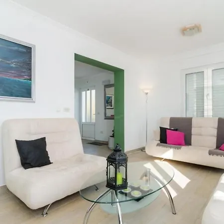 Apartman Moon- Two Bedroom With Terrace And Sea View