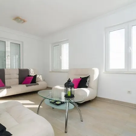 Moon- Two Bedroom With Terrace And Sea View Apartman