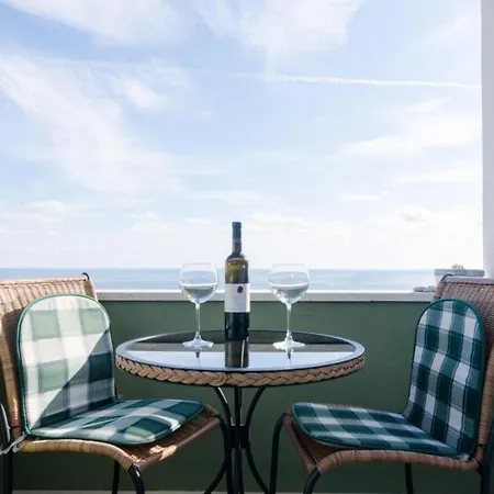 Apartman Moon- Two Bedroom With Terrace And Sea View