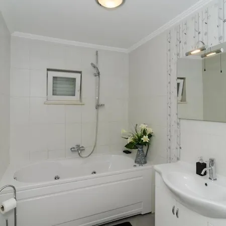 Moon- Two Bedroom With Terrace And Sea View Cavtat