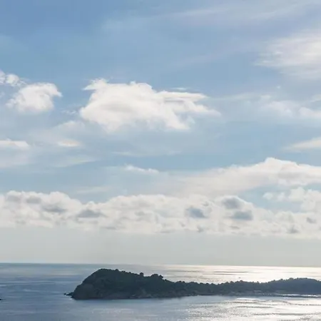 Moon- Two Bedroom With Terrace And Sea View Cavtat