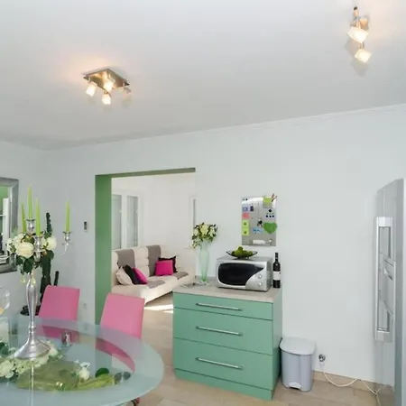 Moon- Two Bedroom With Terrace And Sea View Cavtat